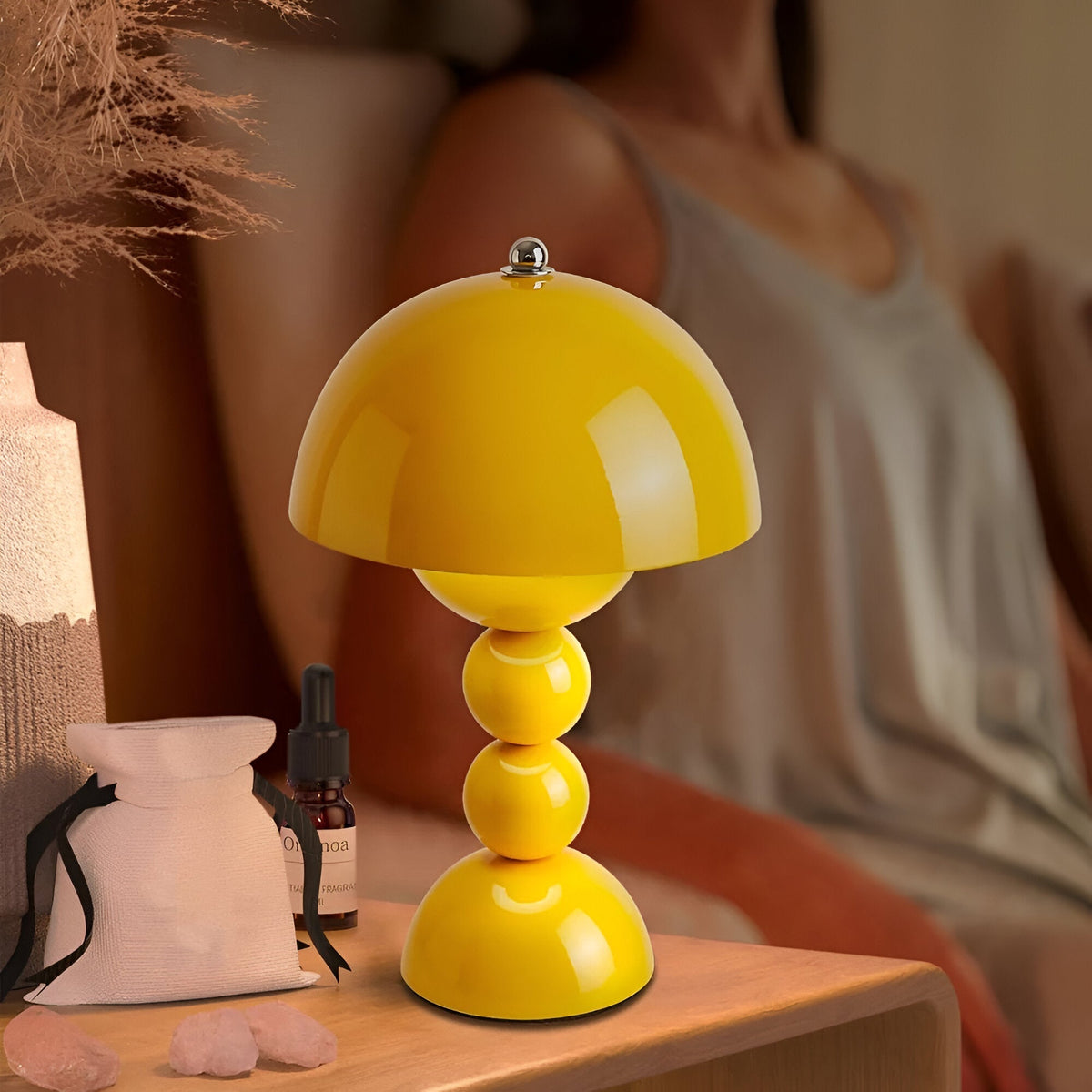 Cordless Table Lamp – Stacked Sphere Base Design – View 11