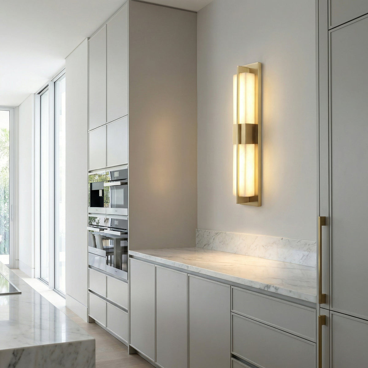 Alabaster and Brass Wall Light – Diffused Light, E27 (ES) Cap