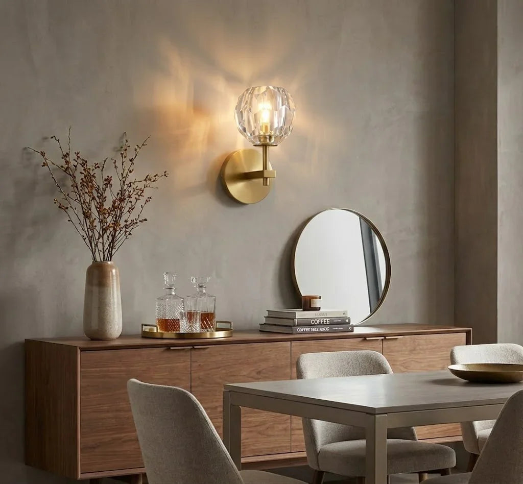 Cristaline wall light in solid brass with cut crystal