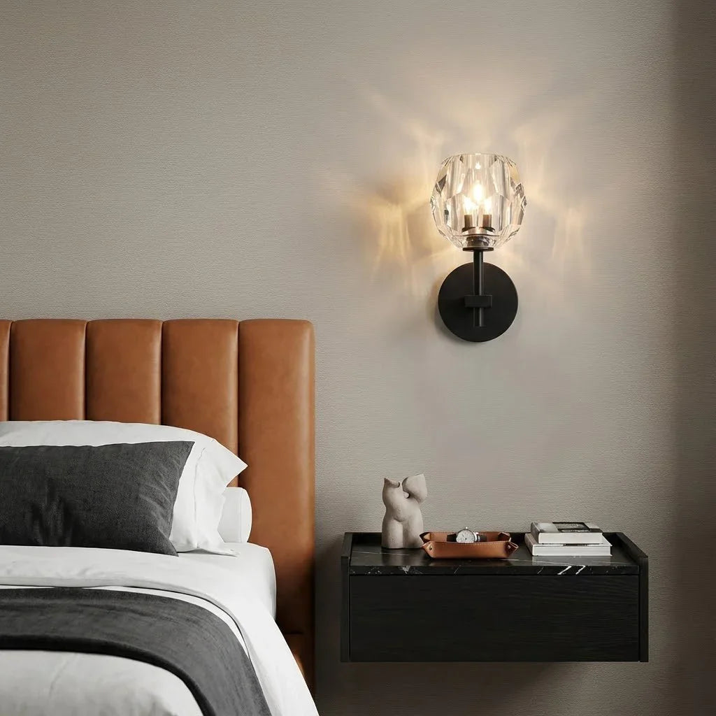Cristaline wall light in solid brass with cut crystal