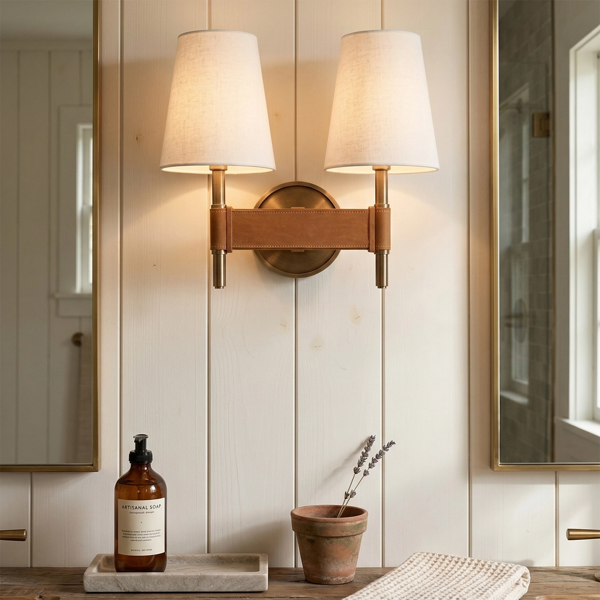 Hastings Wall Light – Beige Leather and Aged Brass, Dimmable