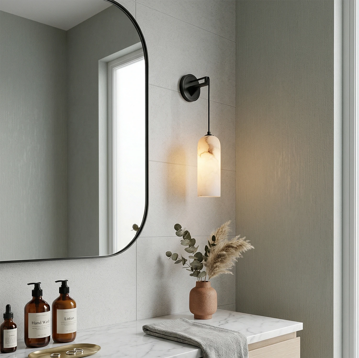 Petra Alabaster Wall Light – Brass Frame, Soft Light, E14