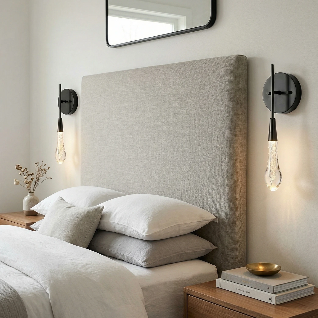 Raindrop wall light in blown glass and brushed metal