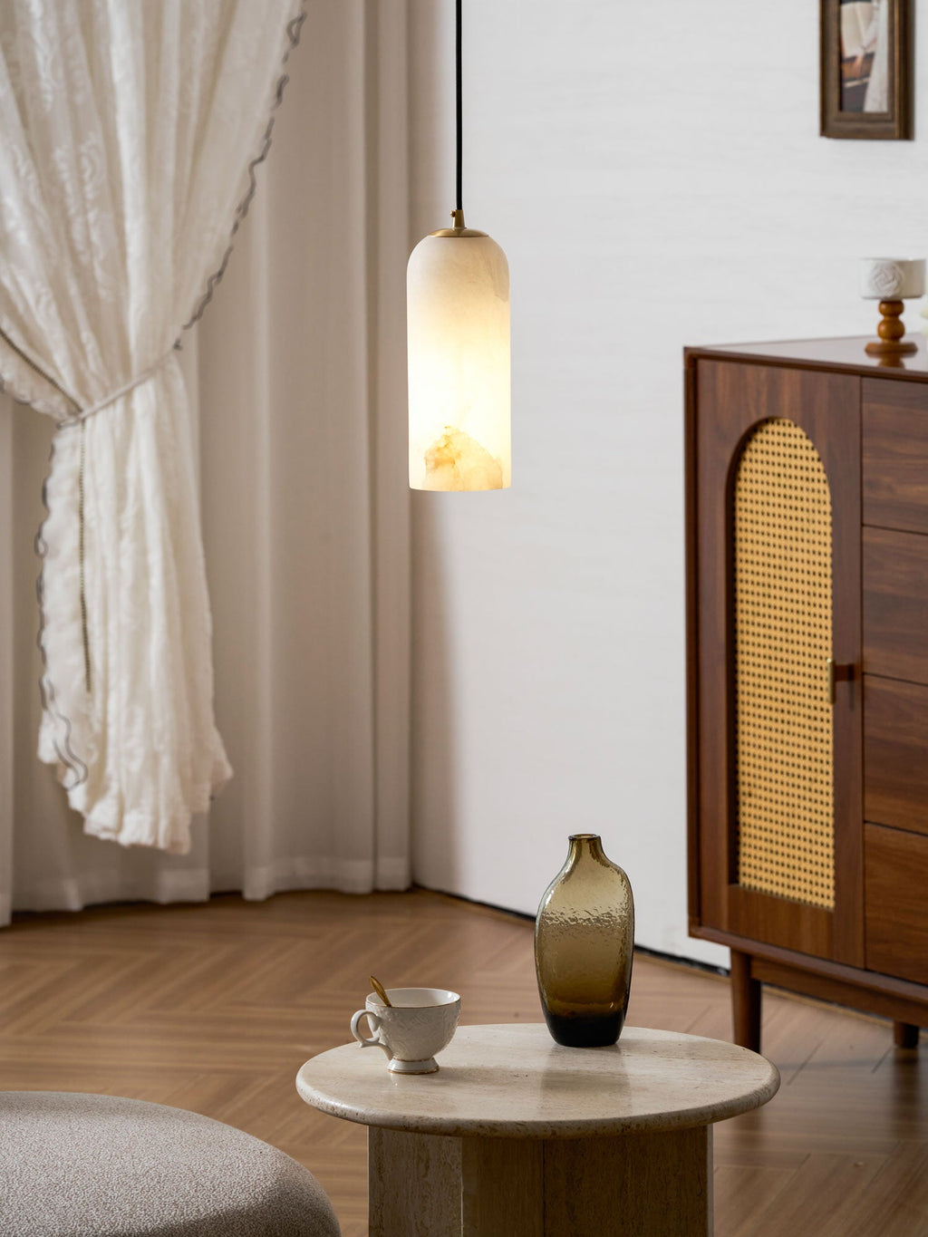 Monty natural alabaster pendant light with braided cable — image 4